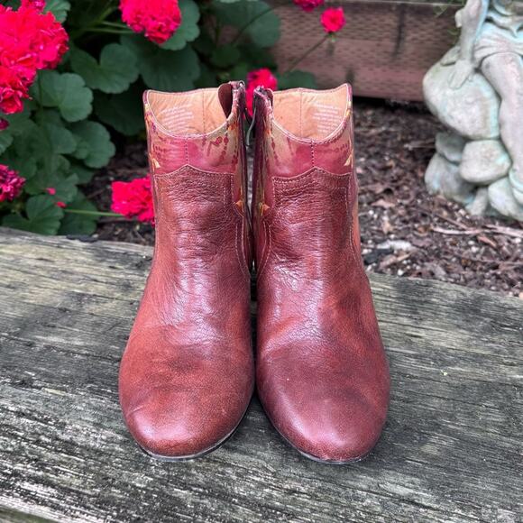 Icon Shoes Stacked Heel Zip Ankle Boot Booties Art Russian Red Women's 7 M - Picture 3 of 14